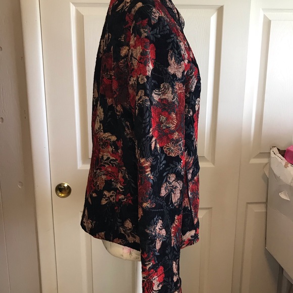 Cynthia Max Vibrant Floral Embroidered Blazer, Size Medium - Picture 3 of 12